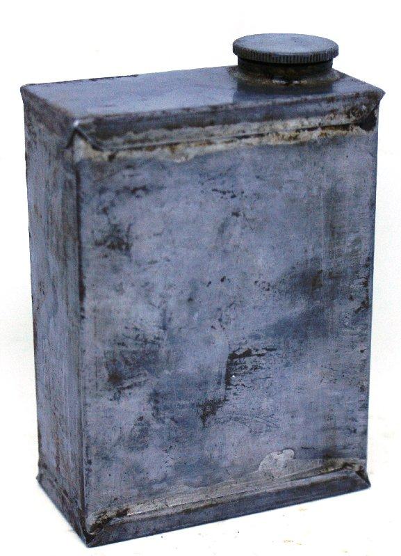 Vickers - Lewis Oil Tin
