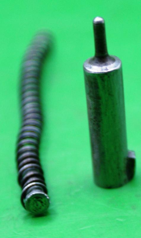 Browning 1910 / 1922 .32cal Pin with Spring and Guide.