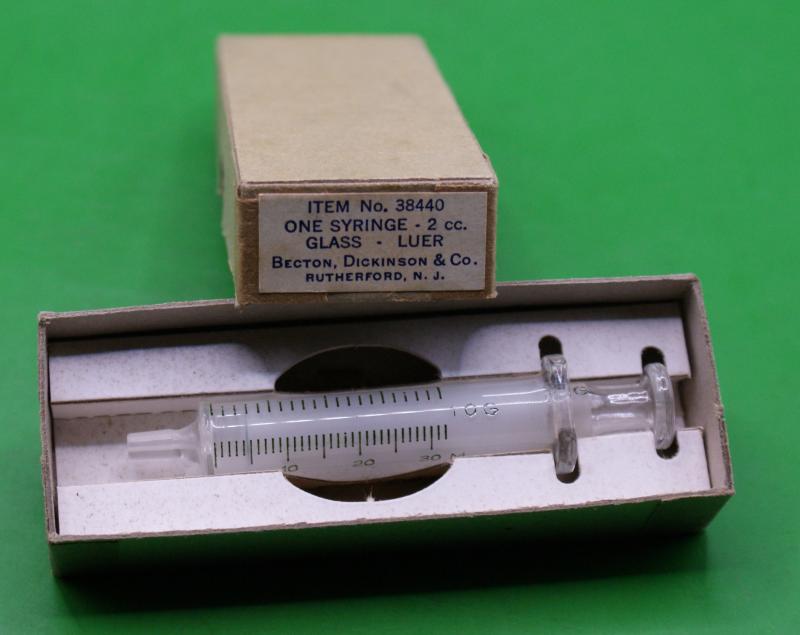 US WWII Glass Syringe 2cc